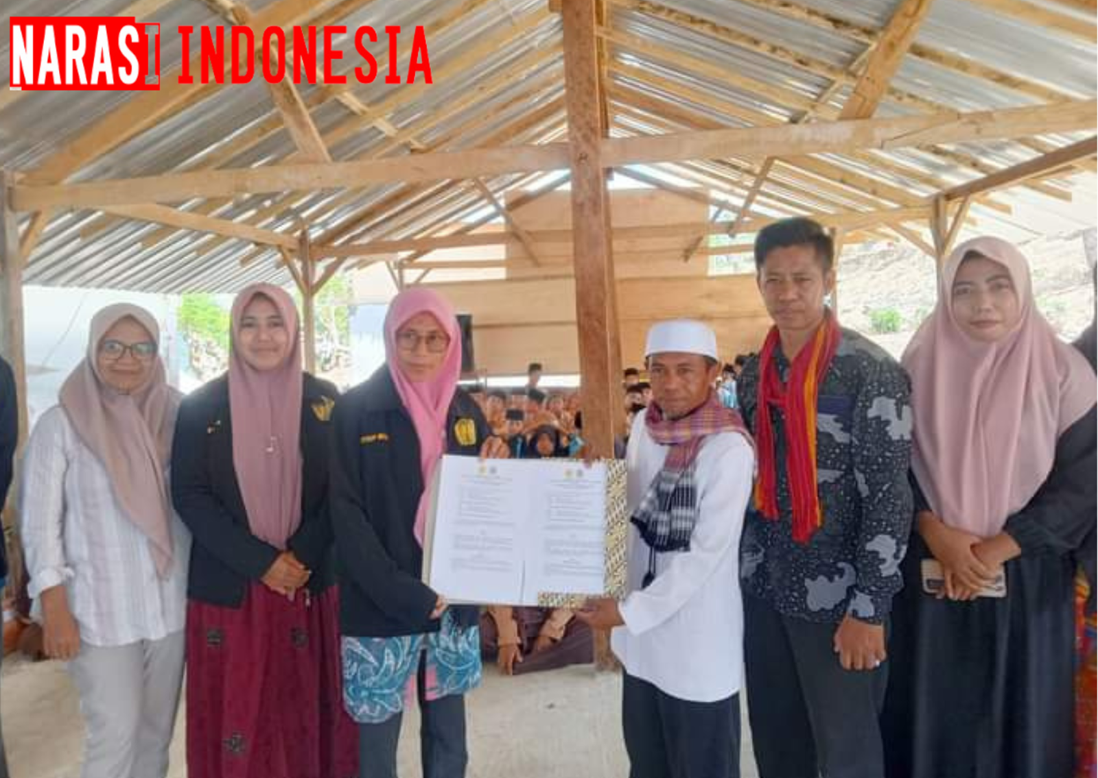 MoU Prodi BK Universitas Nggusuwaru dengan Pondok Pesantren Darurraihan Sonao Soromandi (dok. Narasi Indonesia)